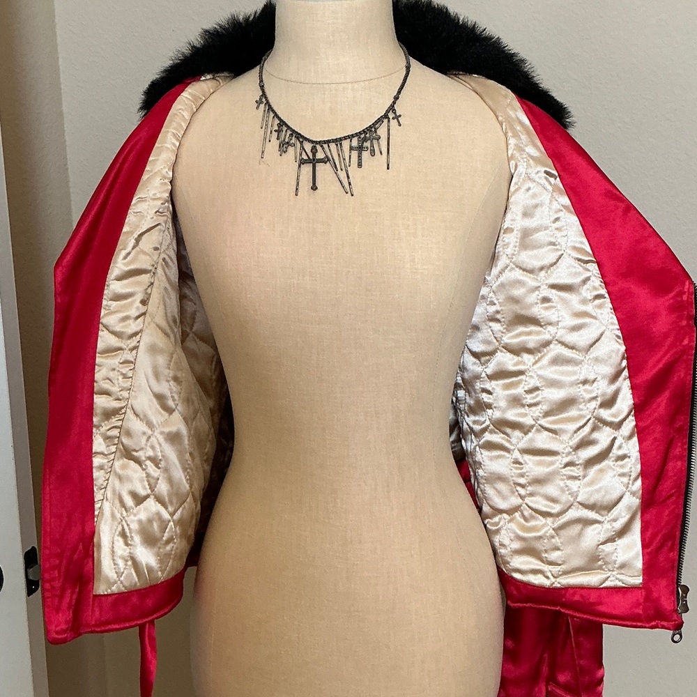 Chic Red Satin Bomber Jacket with Black Fur Collar - Picture 3 of 5